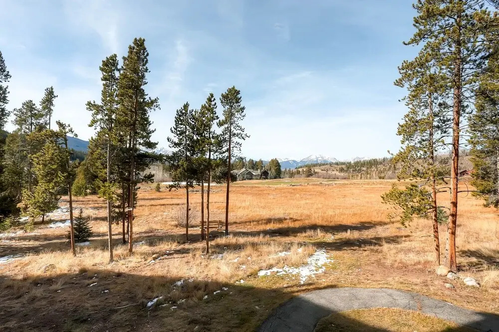 Upgraded & Spacious 2bdrm /stunning Views+kids Ski Free 2 Bedroom Condo by RedAwning