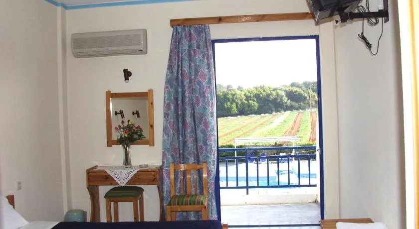 Lintzi Hotel