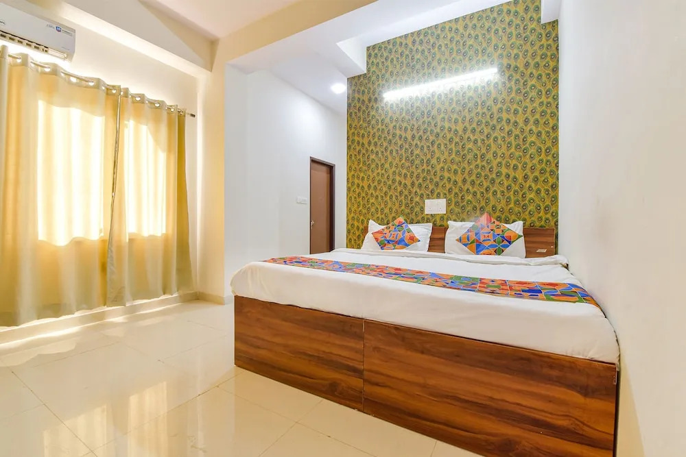 Fabhotel Grand Lotus