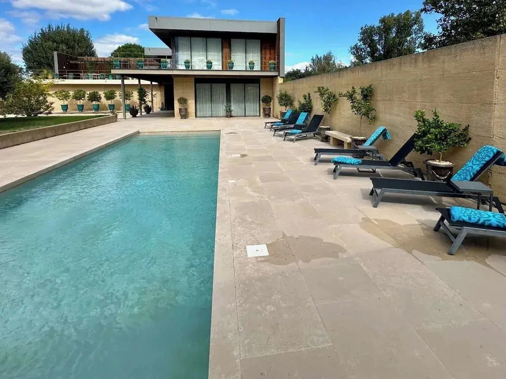 Provencal Villa with Garden & Pool