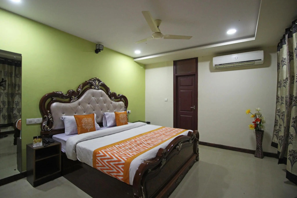 OYO 8496 Hotel SK Regency