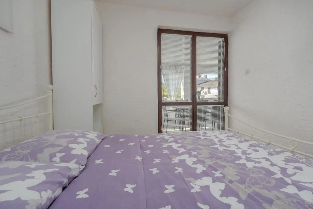 Apartment ANTONIJE with two bedrooms for max 6 person 700 m from beach Funtana