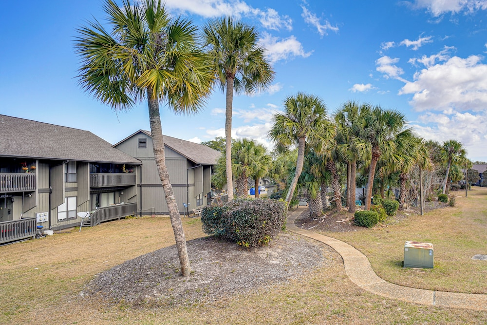 Golfers Getaway! Modern Diamondhead Condo