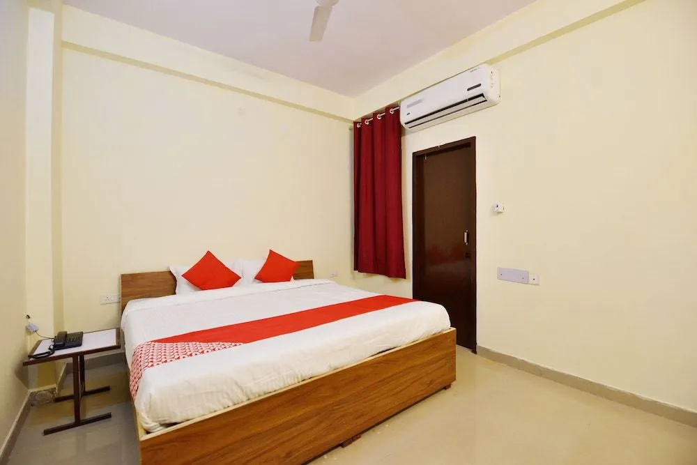 OYO 22966 Hotel Raj Niwas