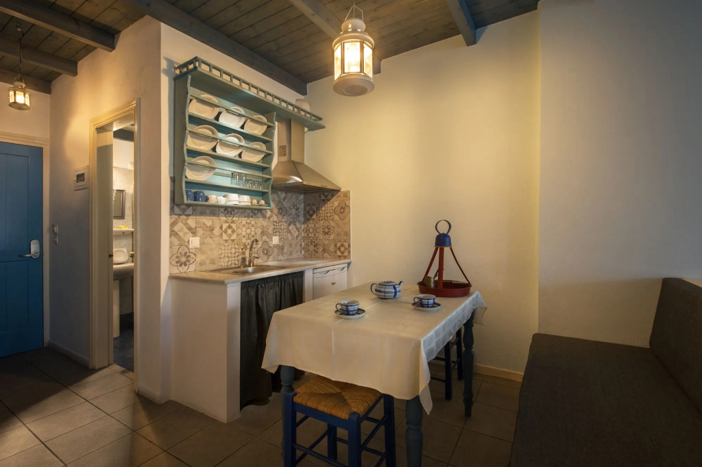 Kerame Studios & Apartments