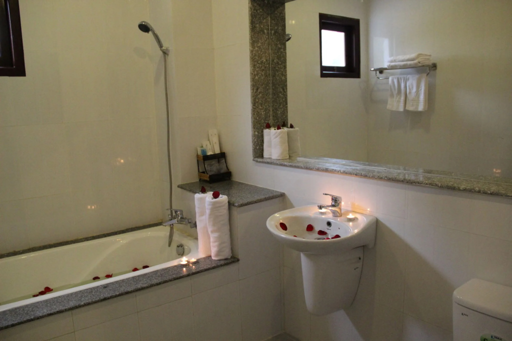 GM Doc Let Beach Resort & Spa