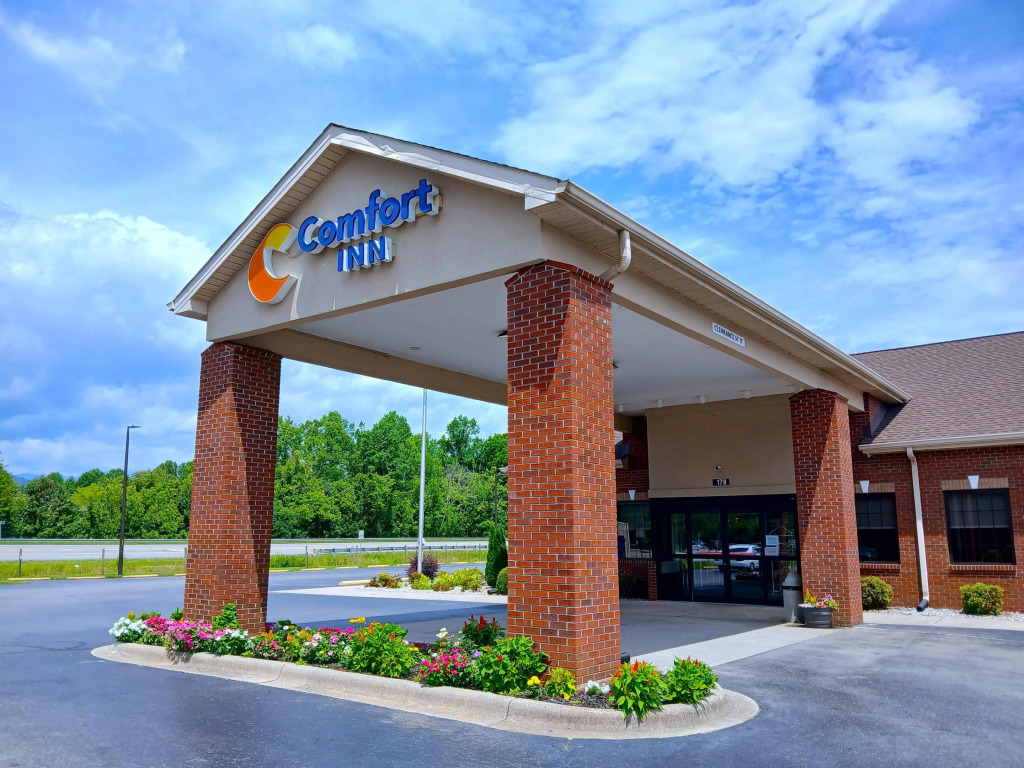 Comfort Inn near Downtown & Blue Ridge PKWY