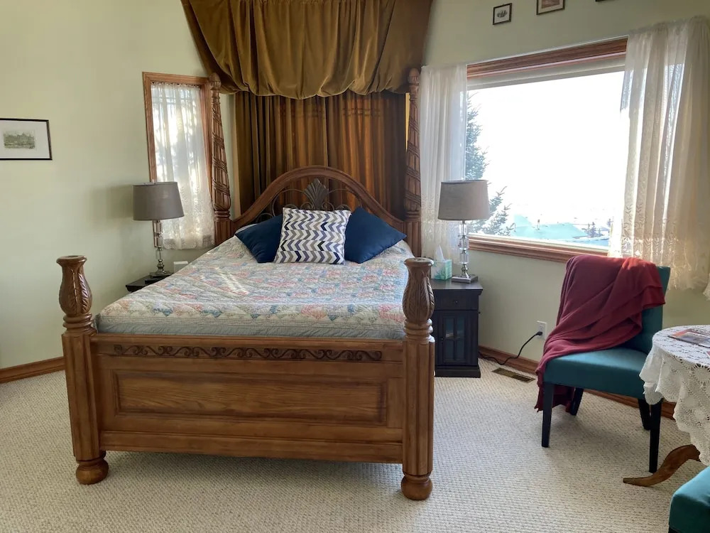 Rocky Mountain View Bed & Breakfast