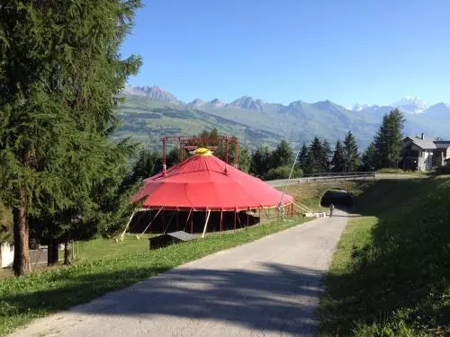 Apartments at Chalet Miravidi