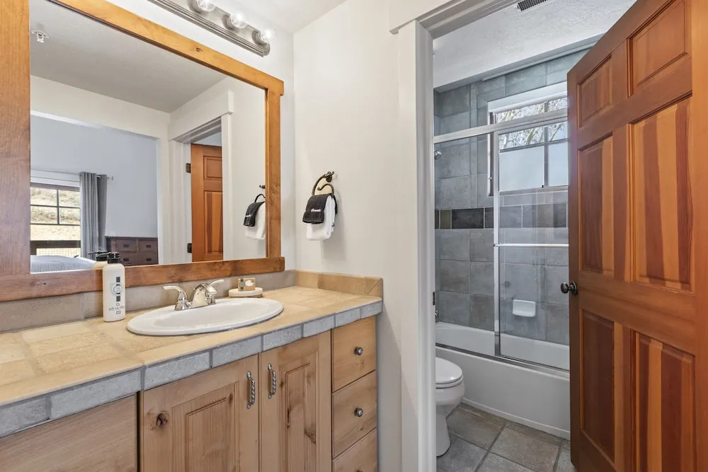 Town Pointe B205 3 Bedroom Condo by RedAwning