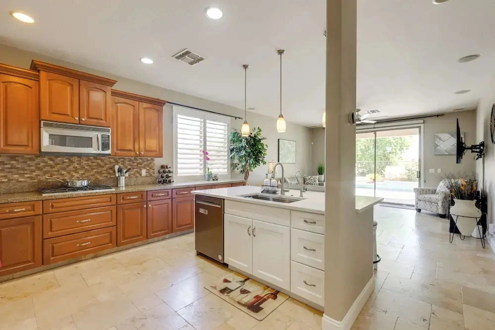 Private Yard & Fairway View: Phoenix Golf Retreat