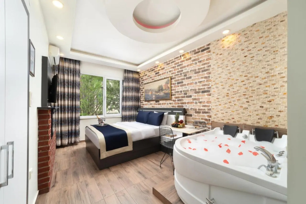 Istanbul Hotel & Suites
