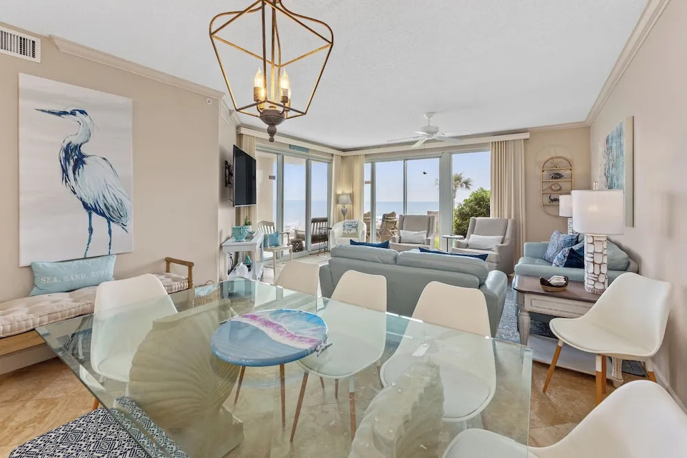 Elegant 4BD 4Ba with Stunning Ocean Views and direct Beach & Pool Access