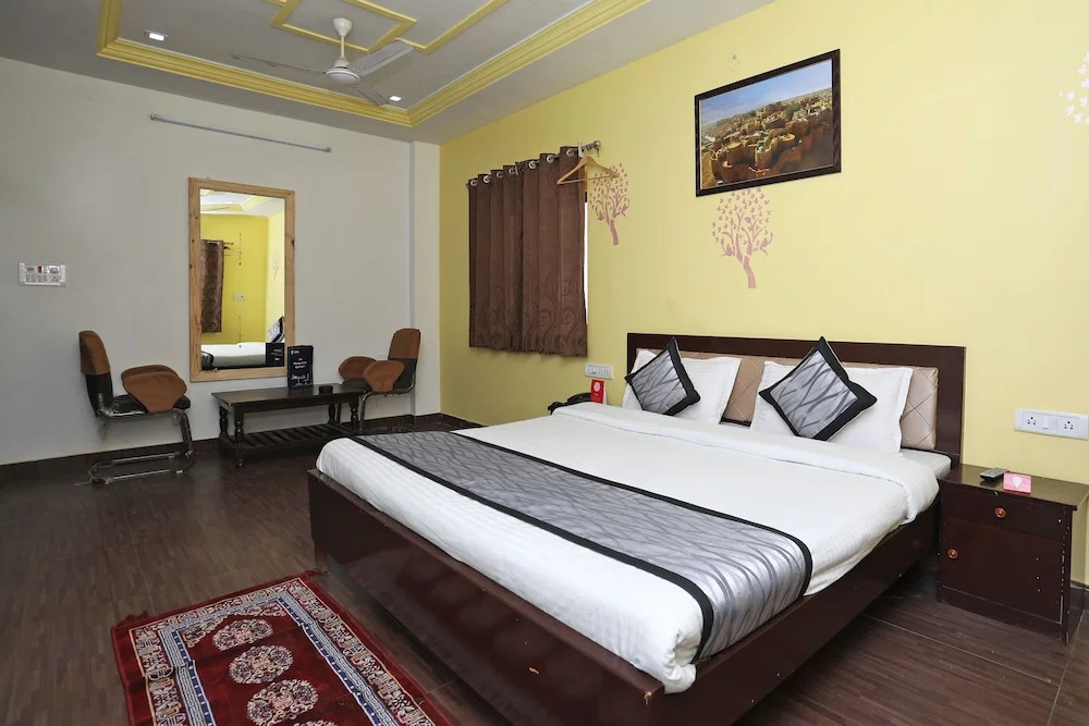 OYO 9984 Hotel Shiv Sagat