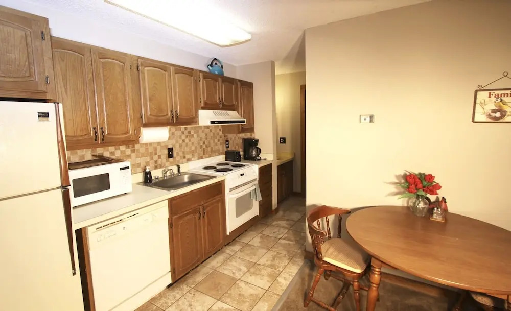 113ab Wptc - Cranmer Rd 3 Bedroom Condo