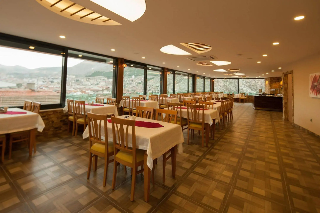 Armin Hotel