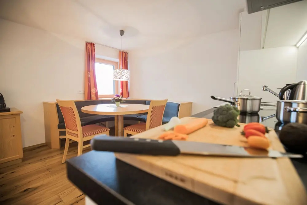 Carolines Appartement Au - Bergblick, Terrasse, Parkplatz, zentraler Punkt zum Ski- und Wandergebiet, Hund willkommen - ideal für Familien und naturverbundene Paare