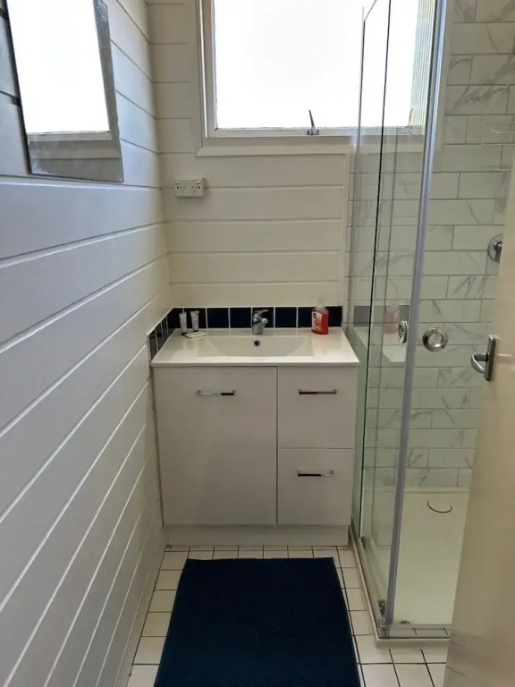 Charming 3 Bedroom Home in Garran, Perfect for Families and Groups