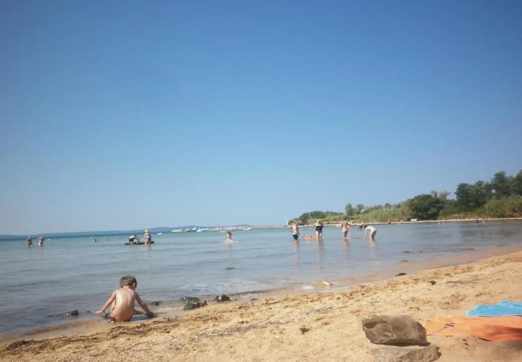 Dobri - 500 m from beach - A4(2+2)
