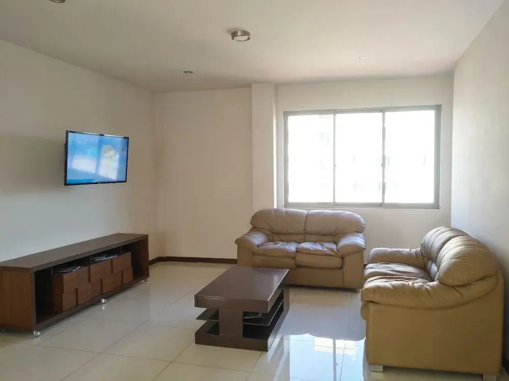 Hostal Costa De Marfil Suites & Apartamentos