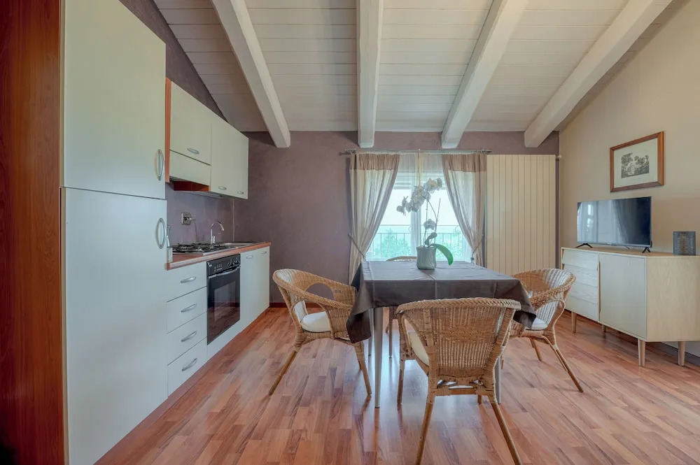 La Rosa Gialla Bio Apartments & rooms