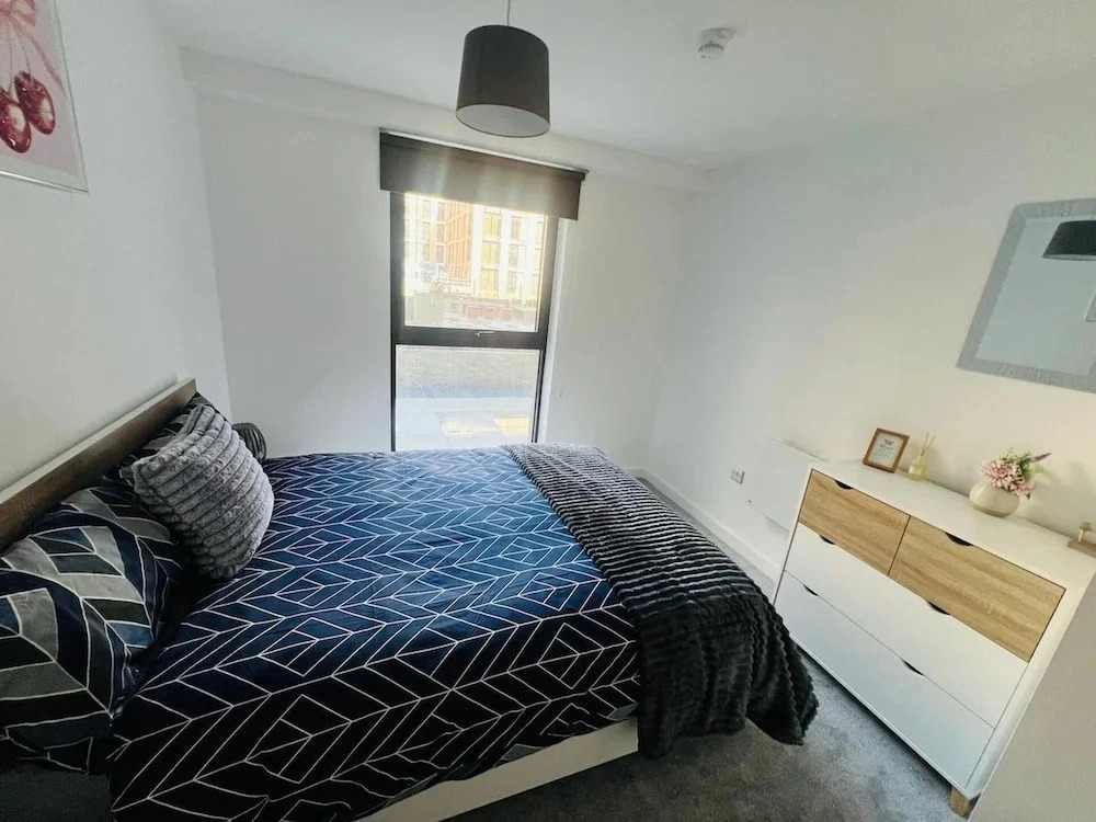 Sleeps 3 - Garden and Parking - Near Old Trafford