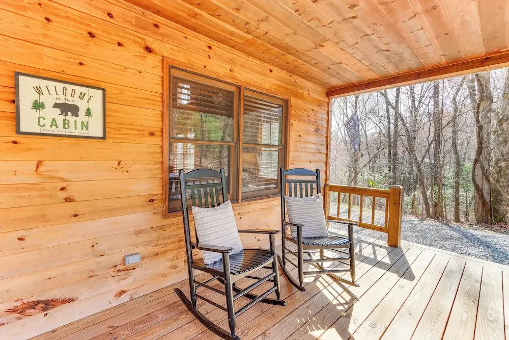 Blue Ridge Cabin: Hot Tub, Fire Pit & Grill!
