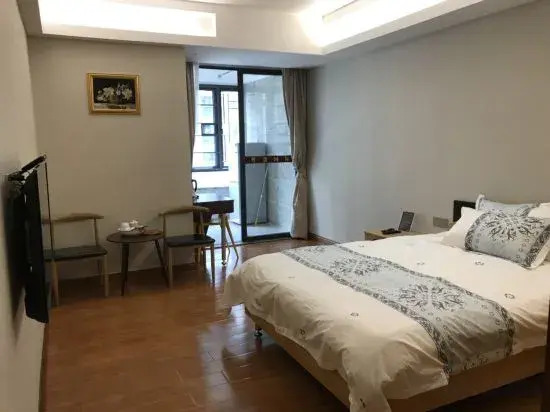 Yuehui International Apartment