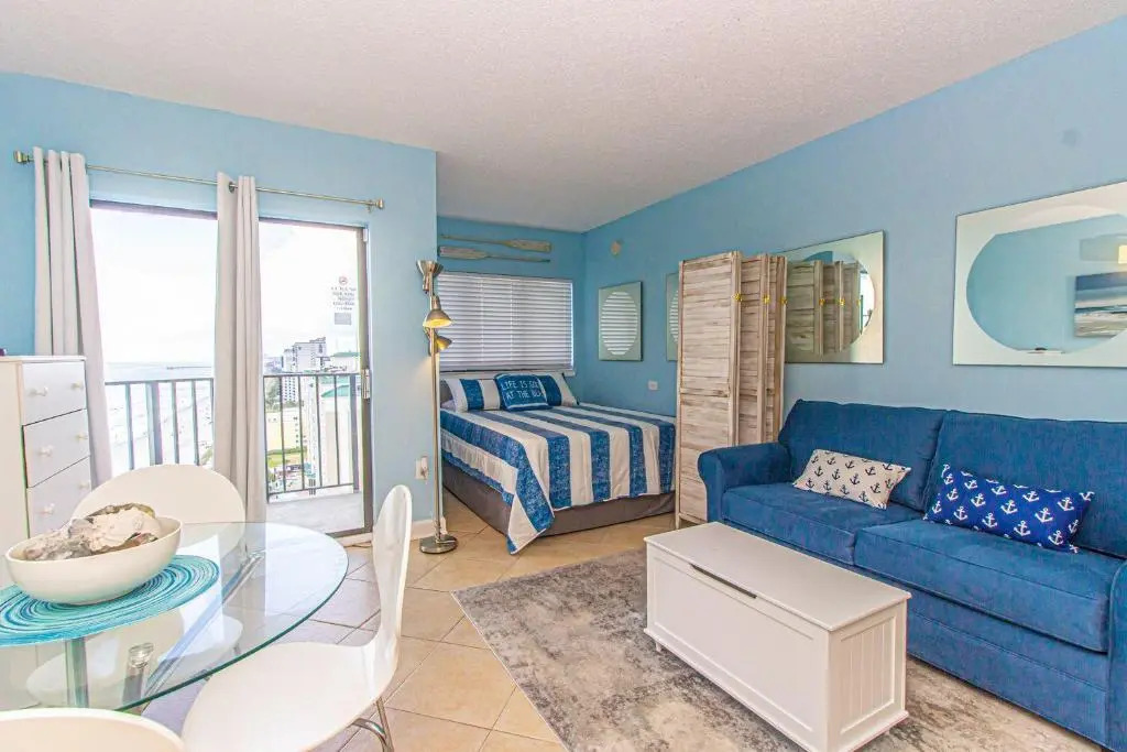 Ocean View Studio with Great Views! Palace Resort 1605