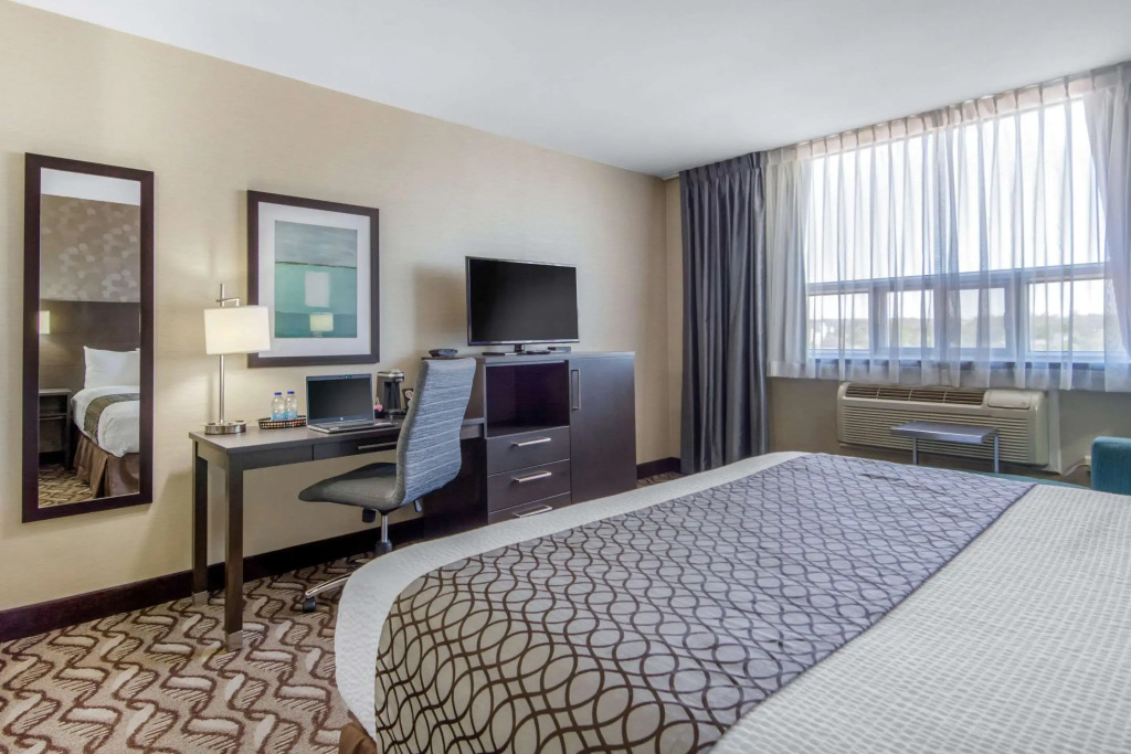 Clarion Hotel
