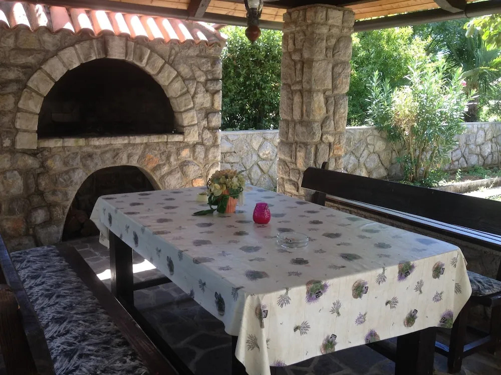 Apartments Bistrovic, Icici, Croatia