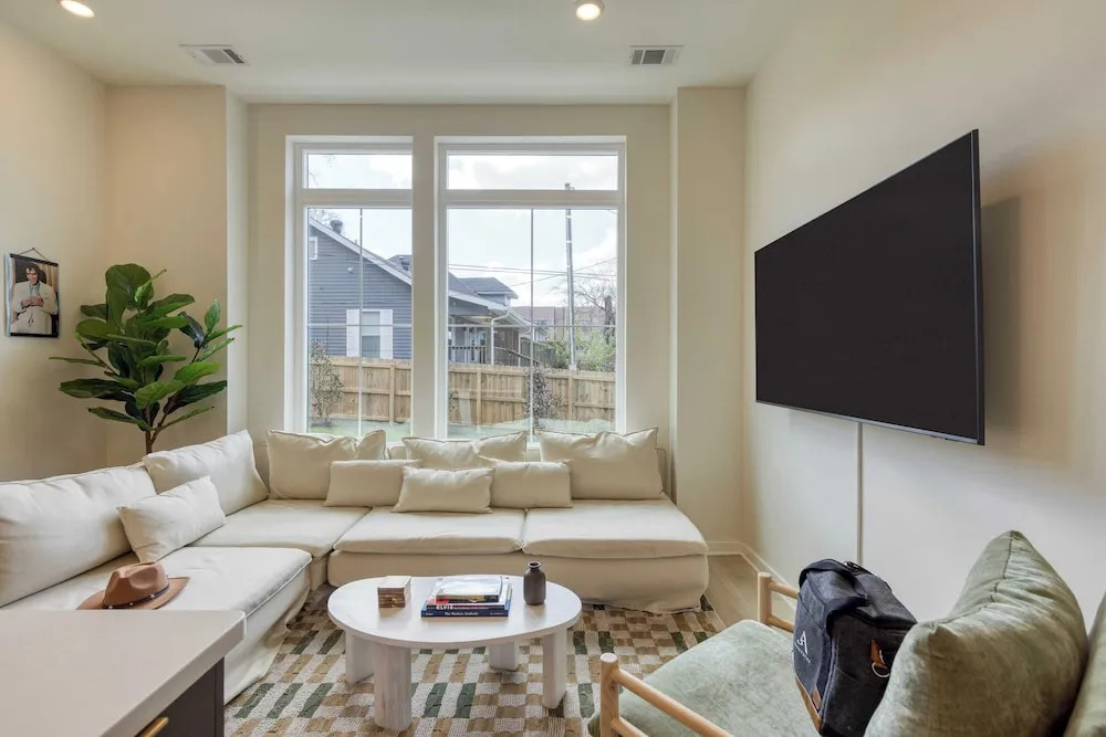 Lischey by Avantstay Modern 4bdr w/ Covered Patio Newly Built Nashville Home