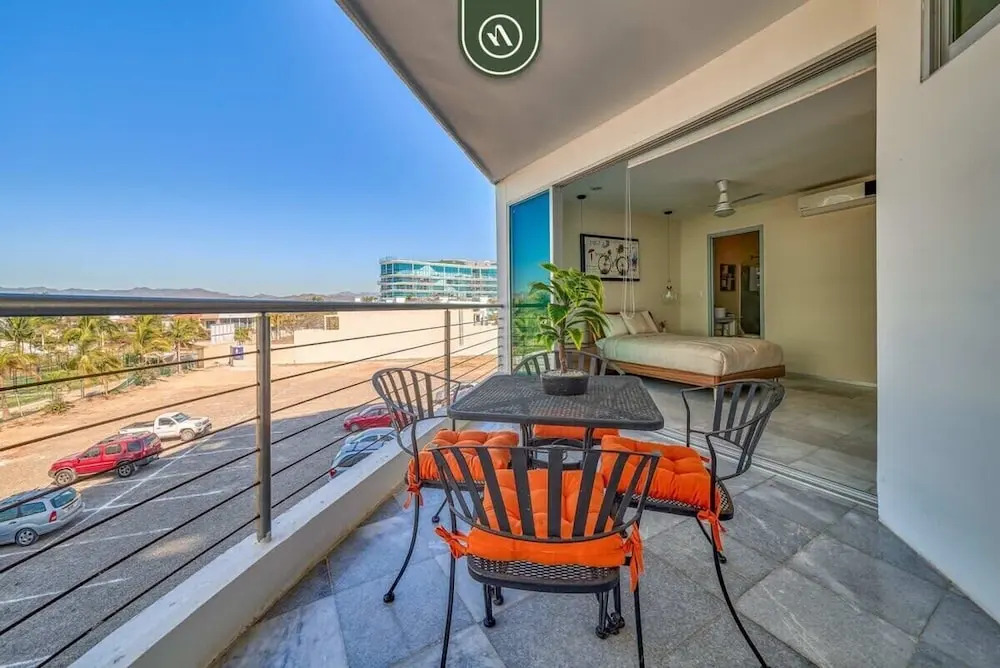 2BR With Private Balcony - Oceanfront Building