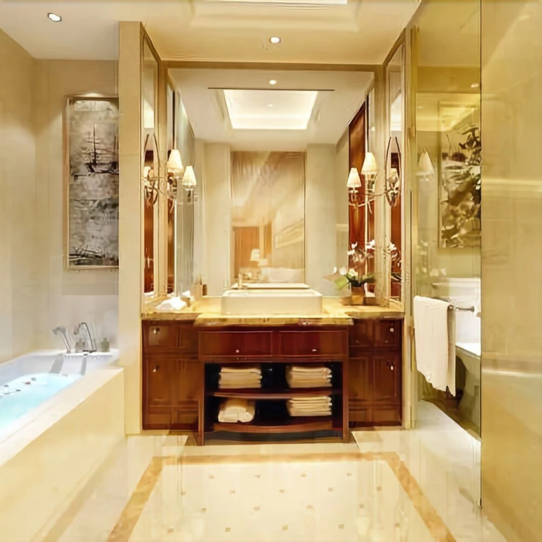 Wuyuan Xingjiang Bay Holiday Hotel
