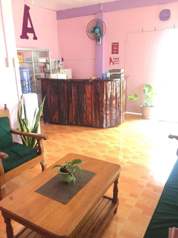 April's Tourist Inn