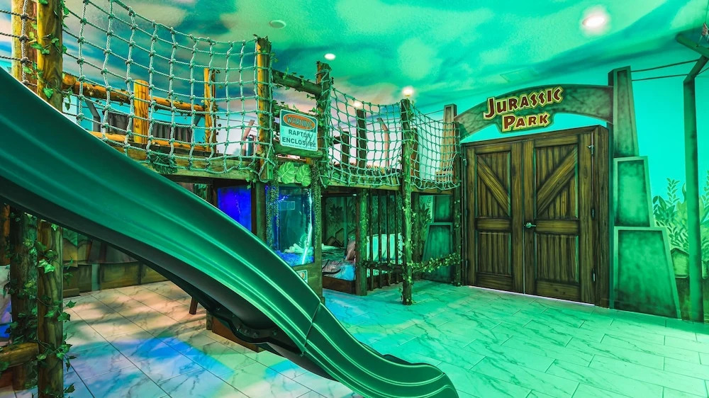 Storey Lake 9BR Villa Pool spa Disney World, Kissimmee