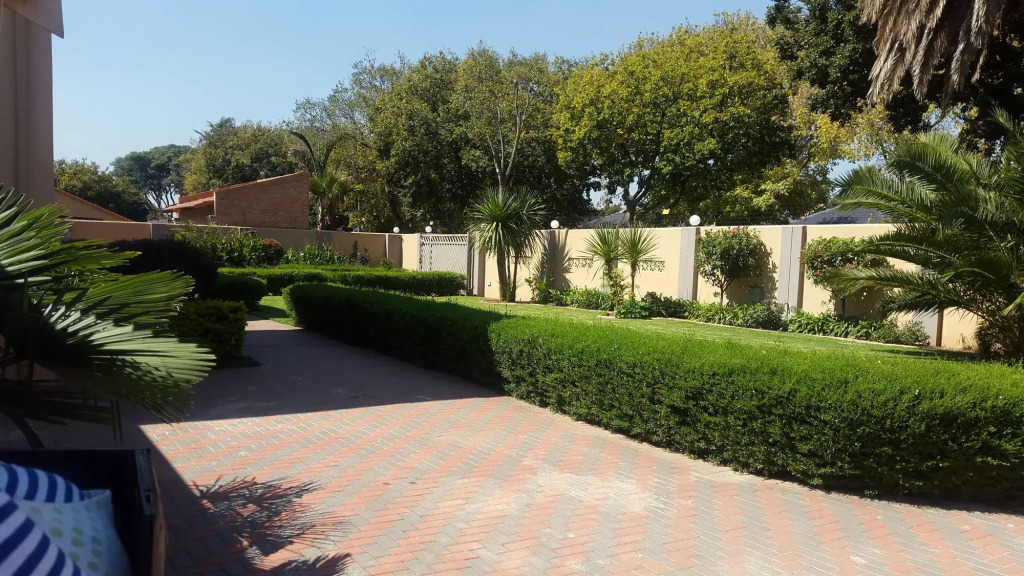 Ikaze Guest House