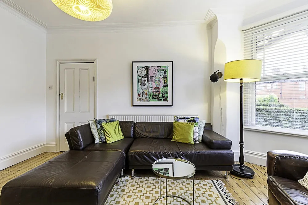 Beautiful Three Bed Abode Near Dollis Hill