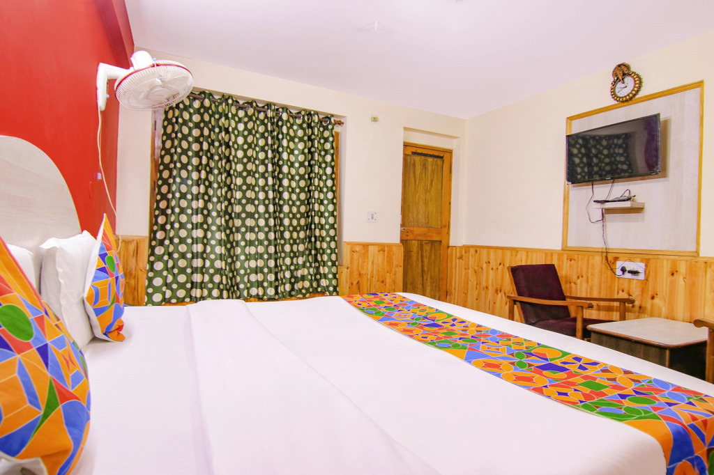 Fabhotel Pushpak