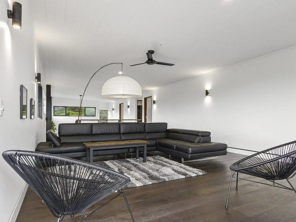Horizons at Currarong - architecturally designed beach house