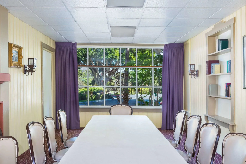 The Pierpont Inn
