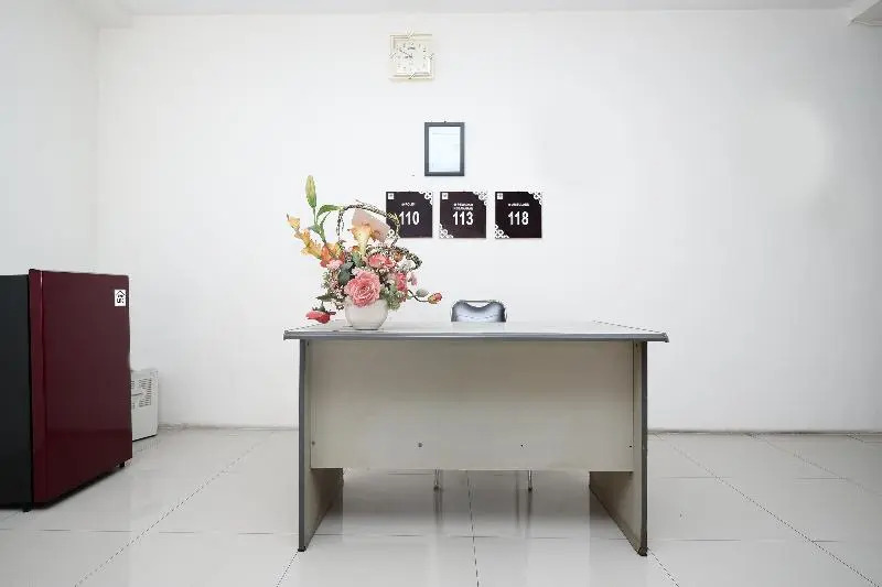 Oyo Life 1817 Kost Agus Salim