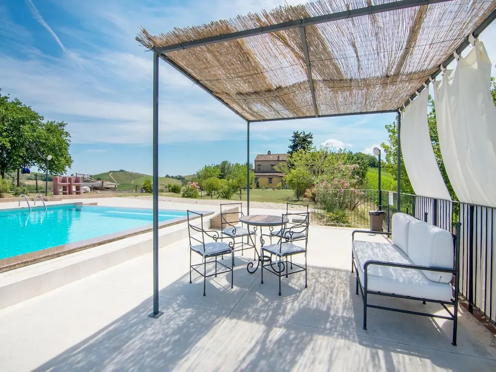 Serene Apartment in Ascoli Piceno with Hot Tub