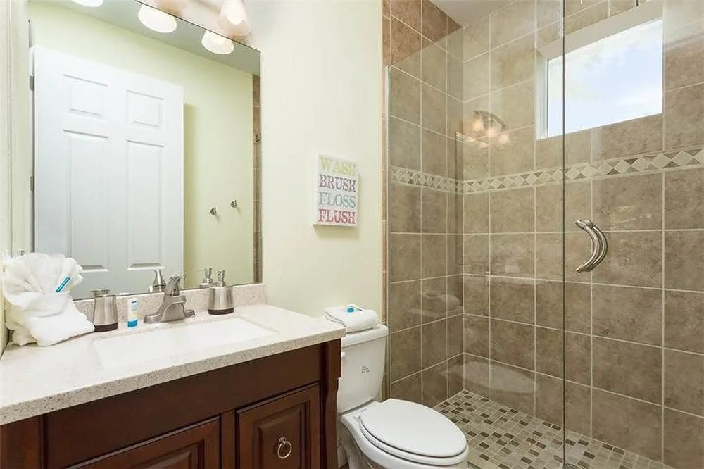 Sea la Vie 3 Br home with Pool Hot Tub by RedAwning