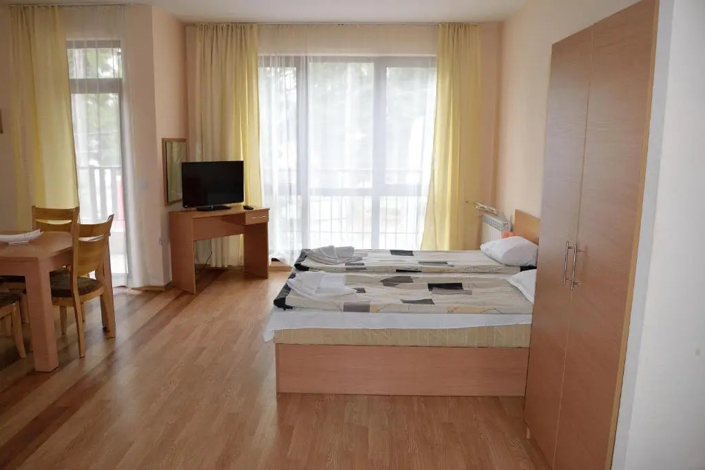 Persey Flora Apartments