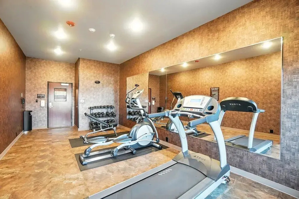 Cobblestone Hotel & Suites - Bellefontaine