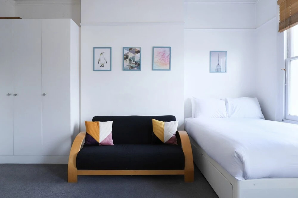 Cosy Studio In West London Fits 2