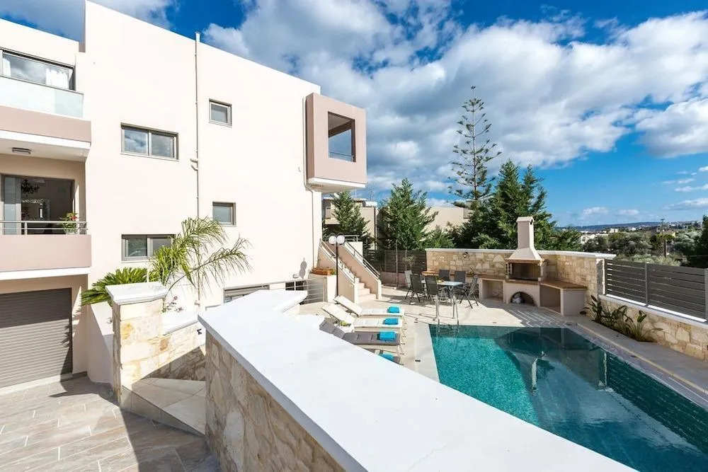 Peris Villa