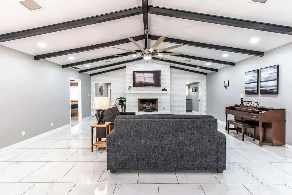 Sleep 29 - Oceanfront Retreat 2 Homes for 29-guests