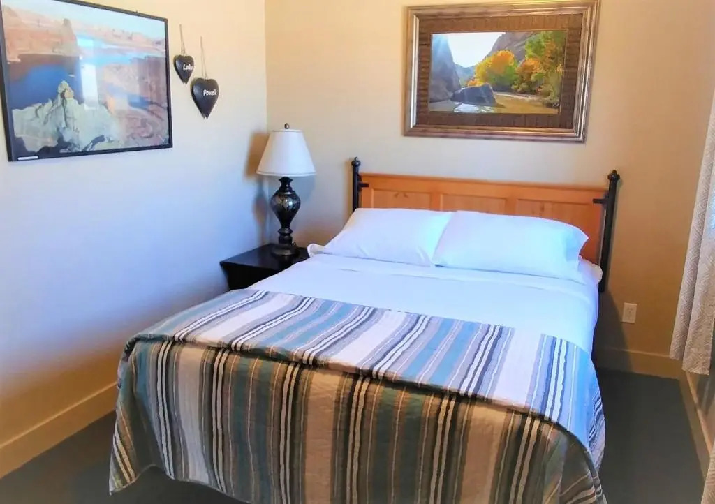 Lake Powell Motel & Apartments